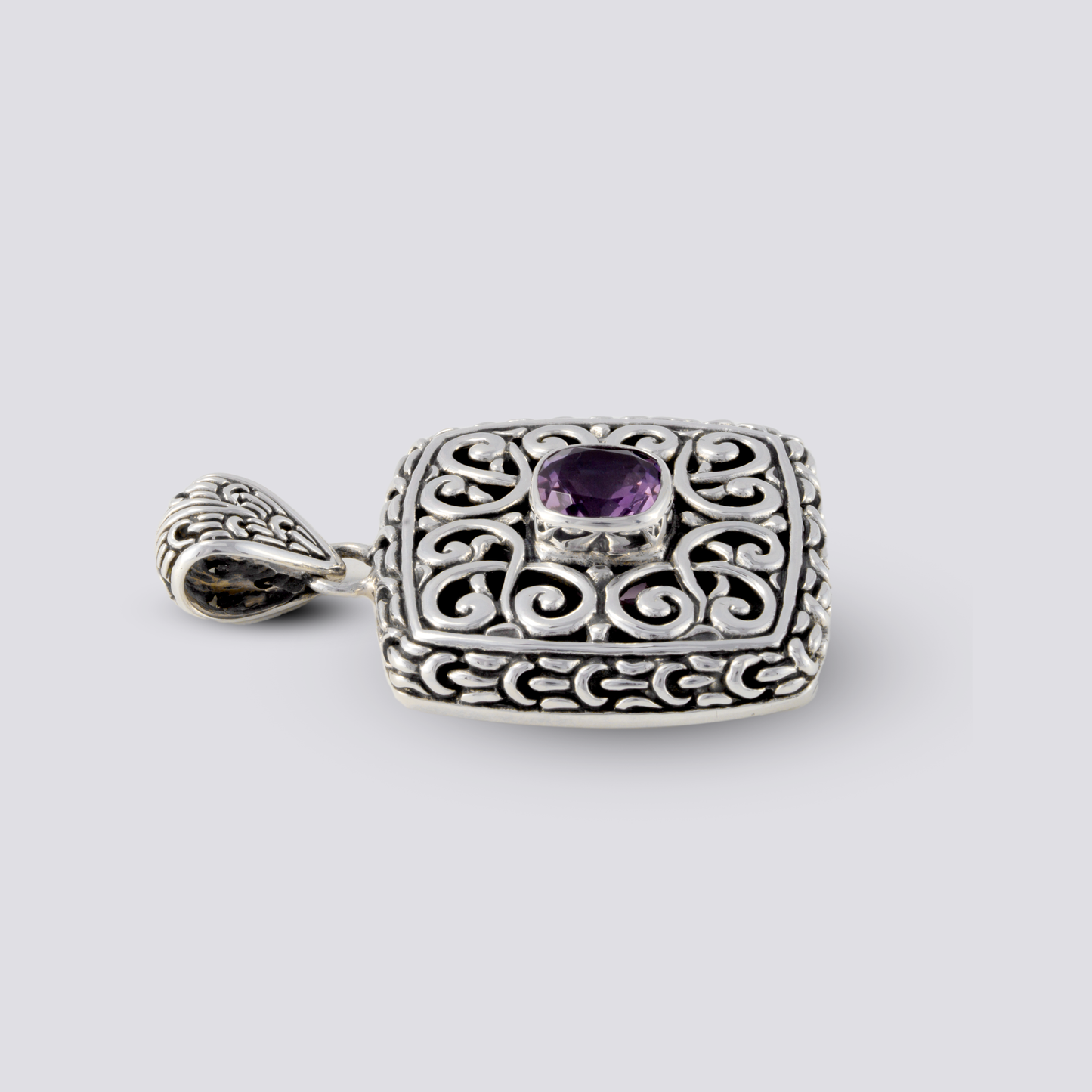 Sterling silver pendant with amethyst