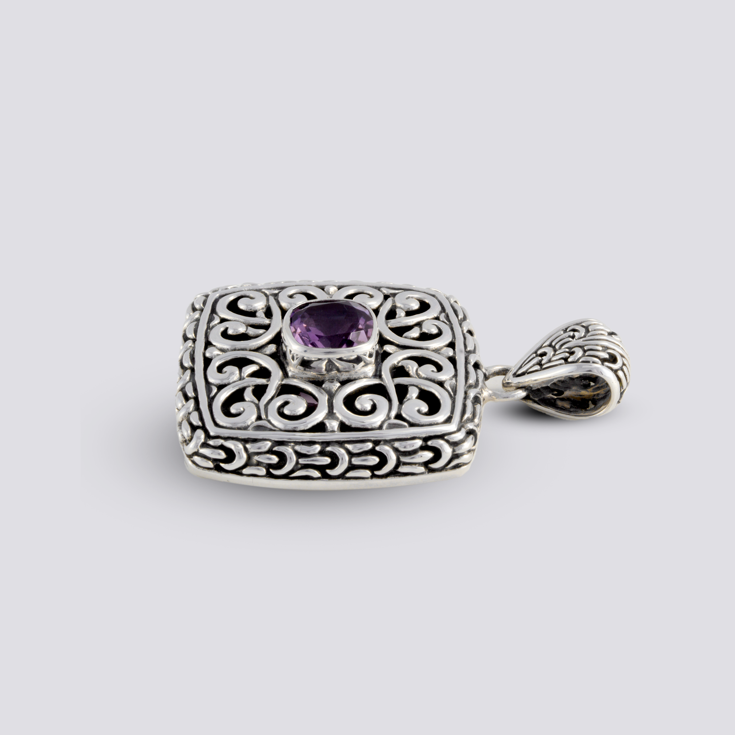 Sterling silver pendant with amethyst