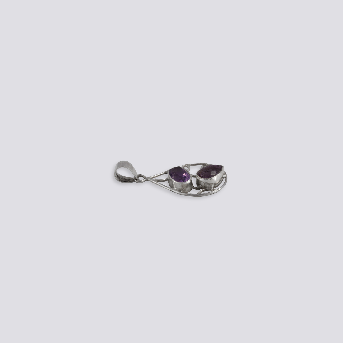 Sterling silver pendant with amethyst