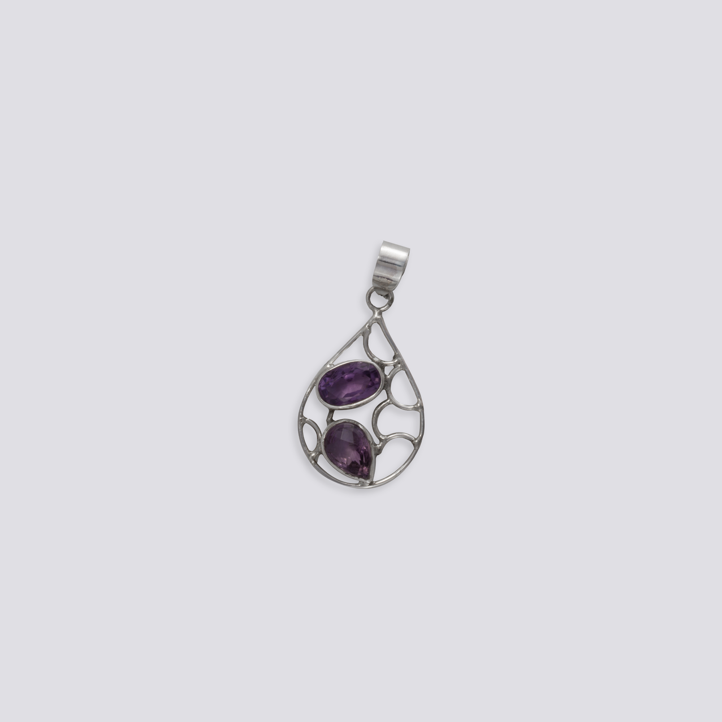 Sterling silver pendant with amethyst
