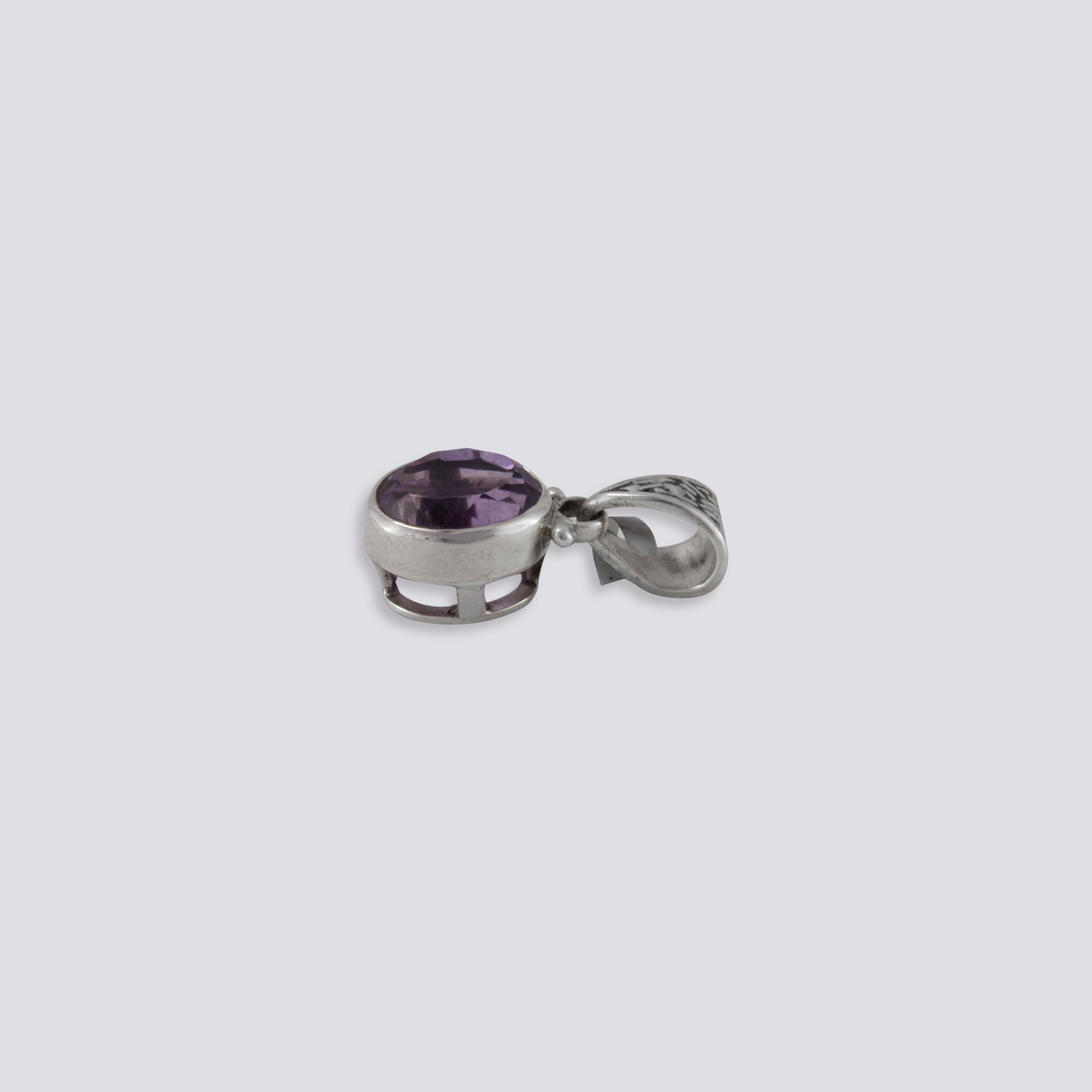 Sterling silver pendant with amethyst