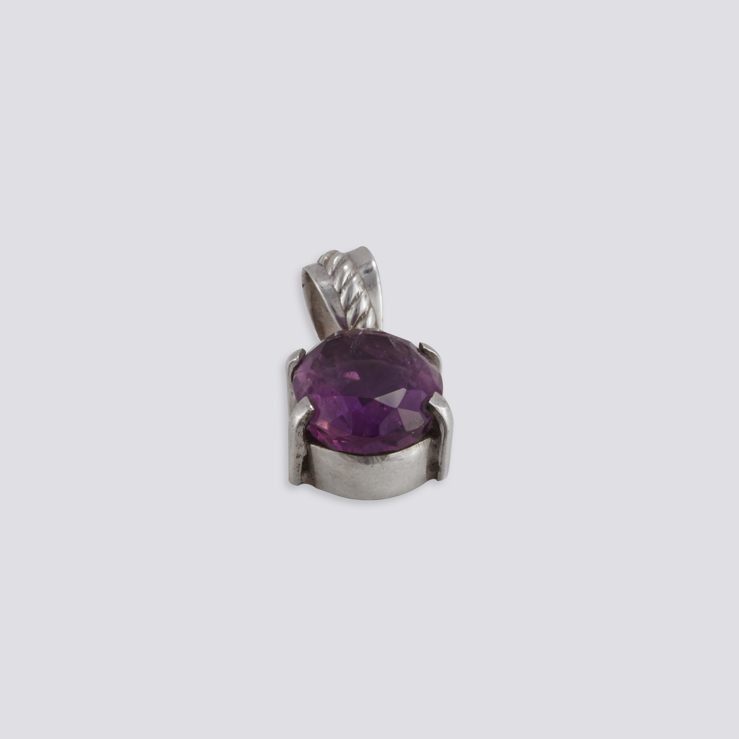 Sterling silver pendant with amethyst