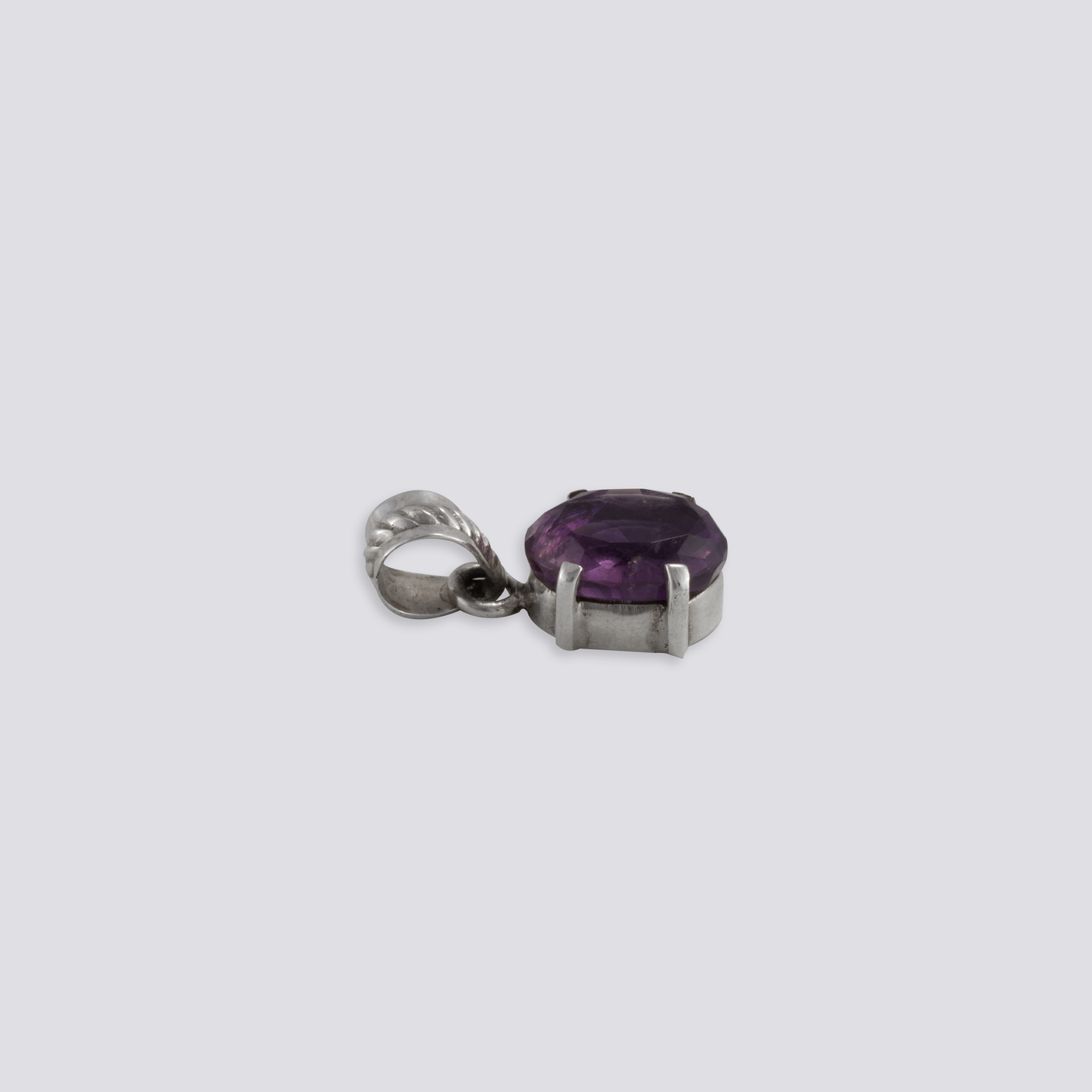Sterling silver pendant with amethyst