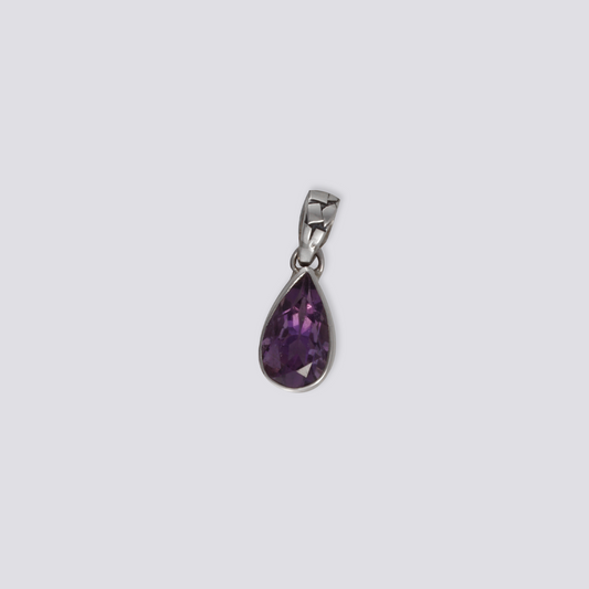 Sterling silver pendant with amethyst