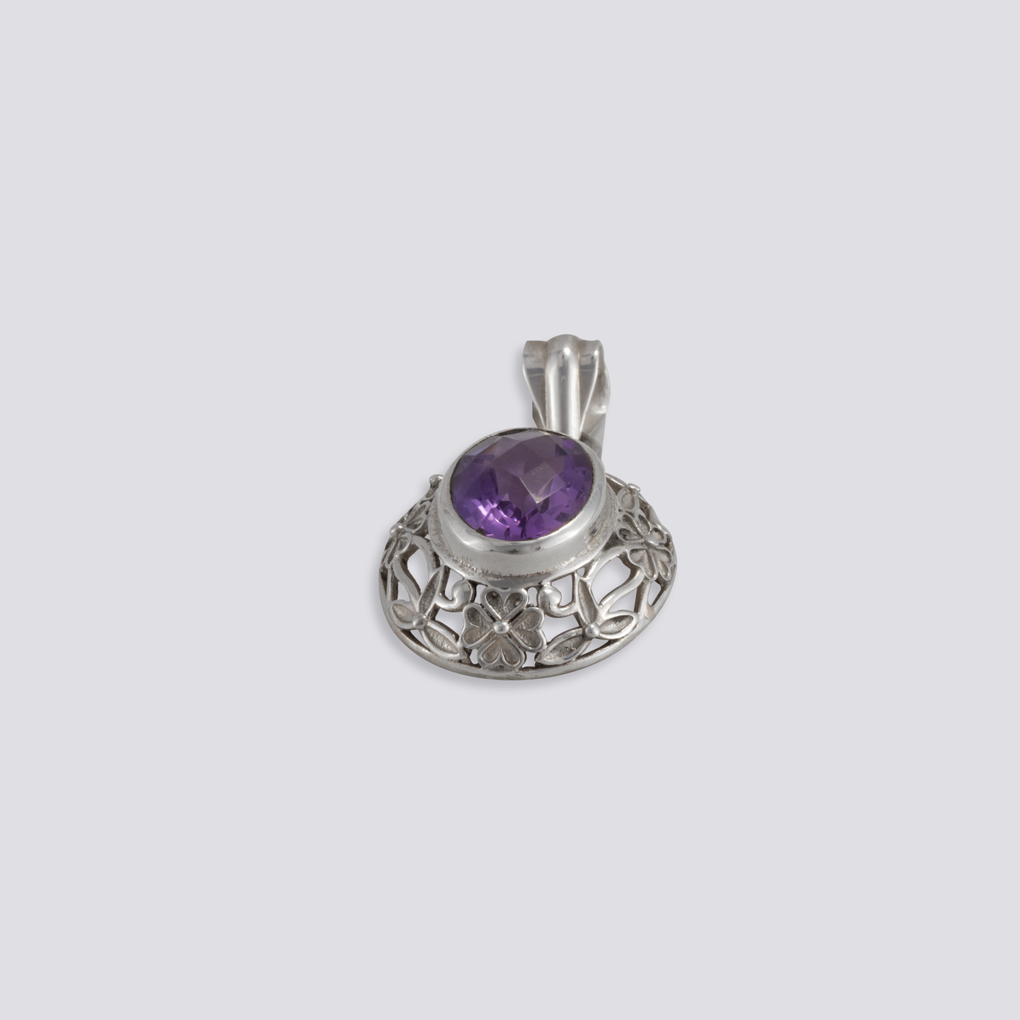 Sterling silver pendant with amethyst