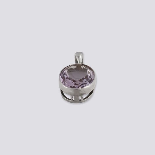 Sterling silver pendant with amethyst