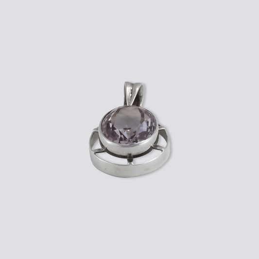 Sterling silver pendant with amethyst