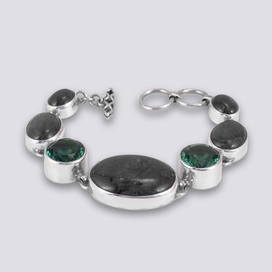 Sterling silver bracelet with peridot stone