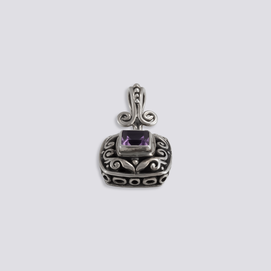 Sterling silver pendant with amethyst