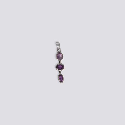 Sterling silver pendant with amethyst