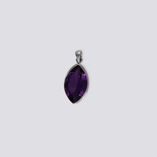 Sterling silver pendant with amethyst