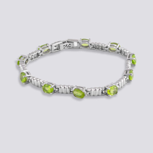 Sterling silver bracelet with peridot stone
