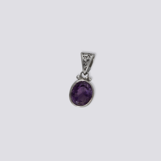 Sterling silver pendant with amethyst