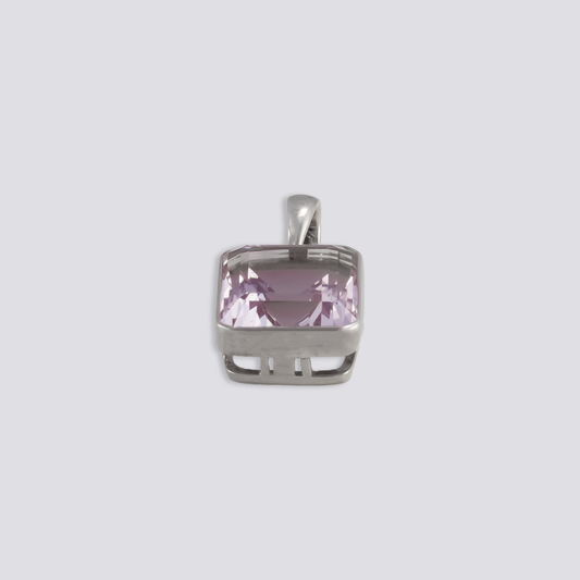 Sterling silver pendant with amethyst