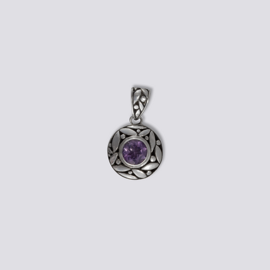 Sterling silver pendant with amethyst