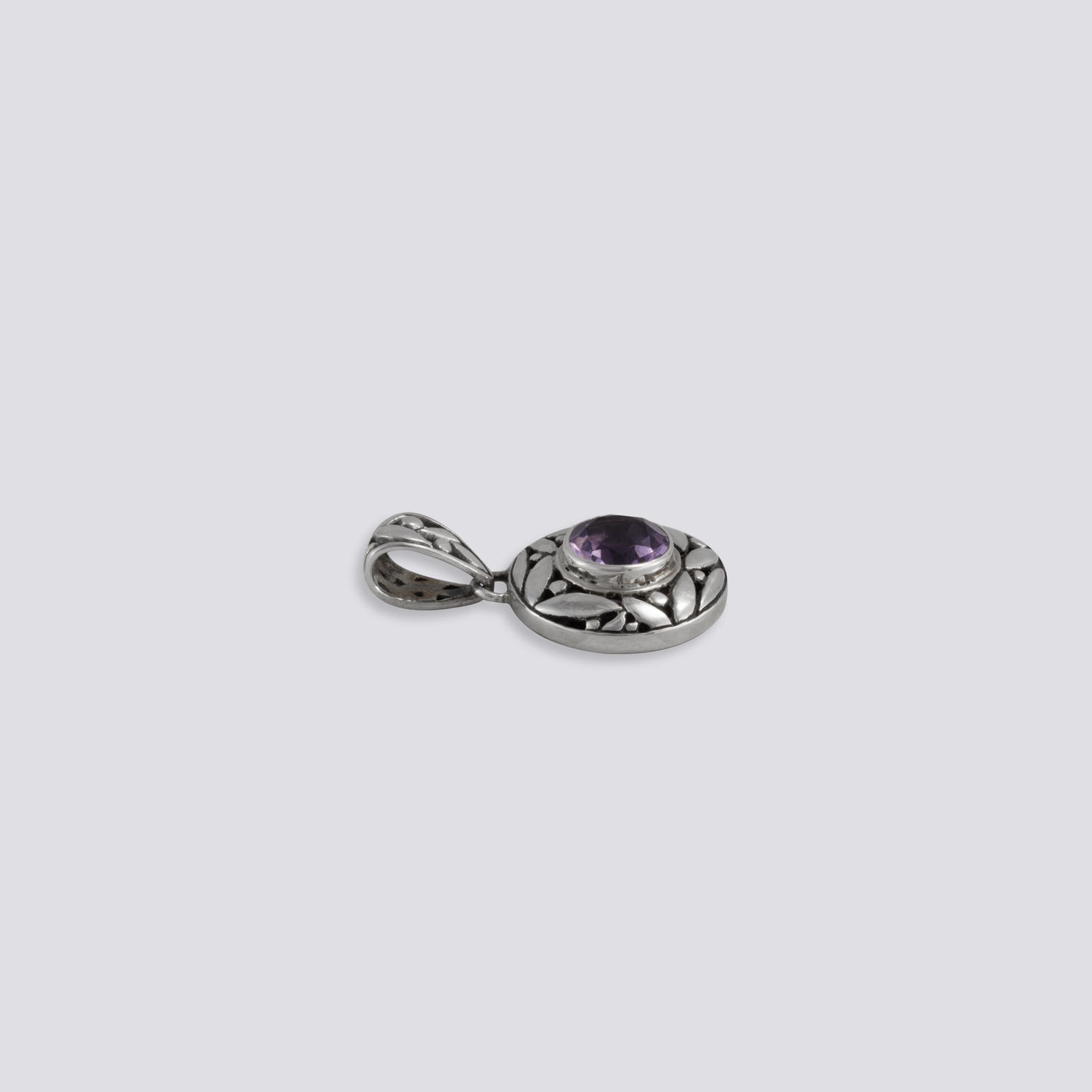 Sterling silver pendant with amethyst