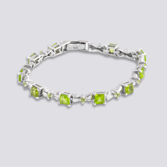 Sterling silver bracelet with peridot stone