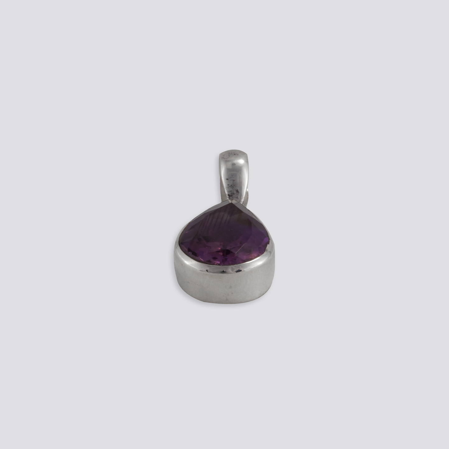 Sterling silver pendant with amethyst