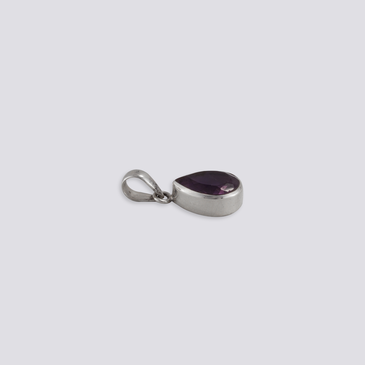 Sterling silver pendant with amethyst