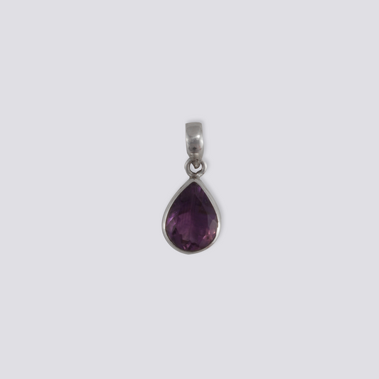 Sterling silver pendant with amethyst